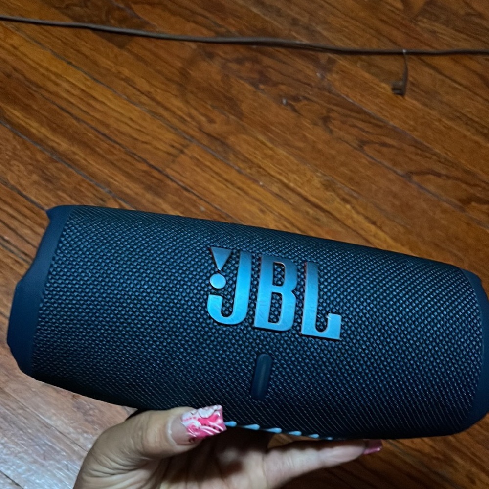 Jbl charge 5 ocean blue pre-owned Bluetooth Speaker 20 hours playtime LATEST ONE - Picture 3 of 5